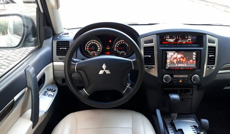 Mitsubishi Montero Hard Top lleno